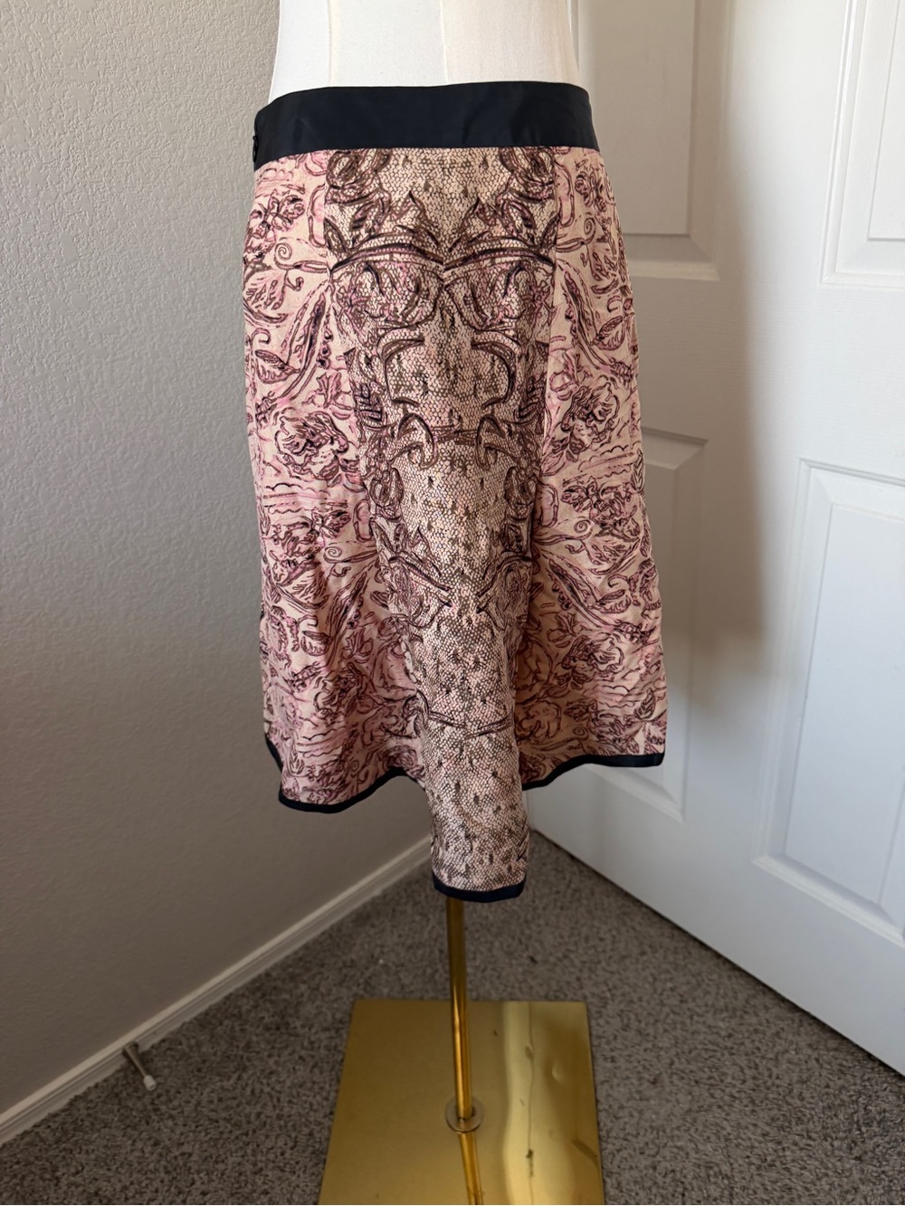 Tracy Reese Pink Floral knee length Skirt with Black Trim - Picture 4 of 6